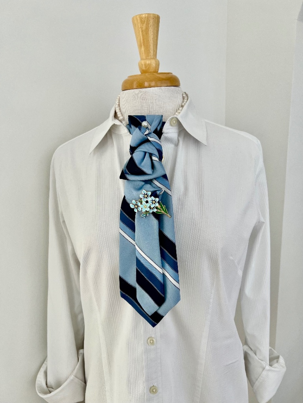 A7🇨🇦_Blue Bee Tie/Necklace